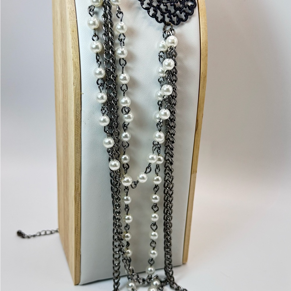 Radiant Gold and Sapphire Pendant Necklace